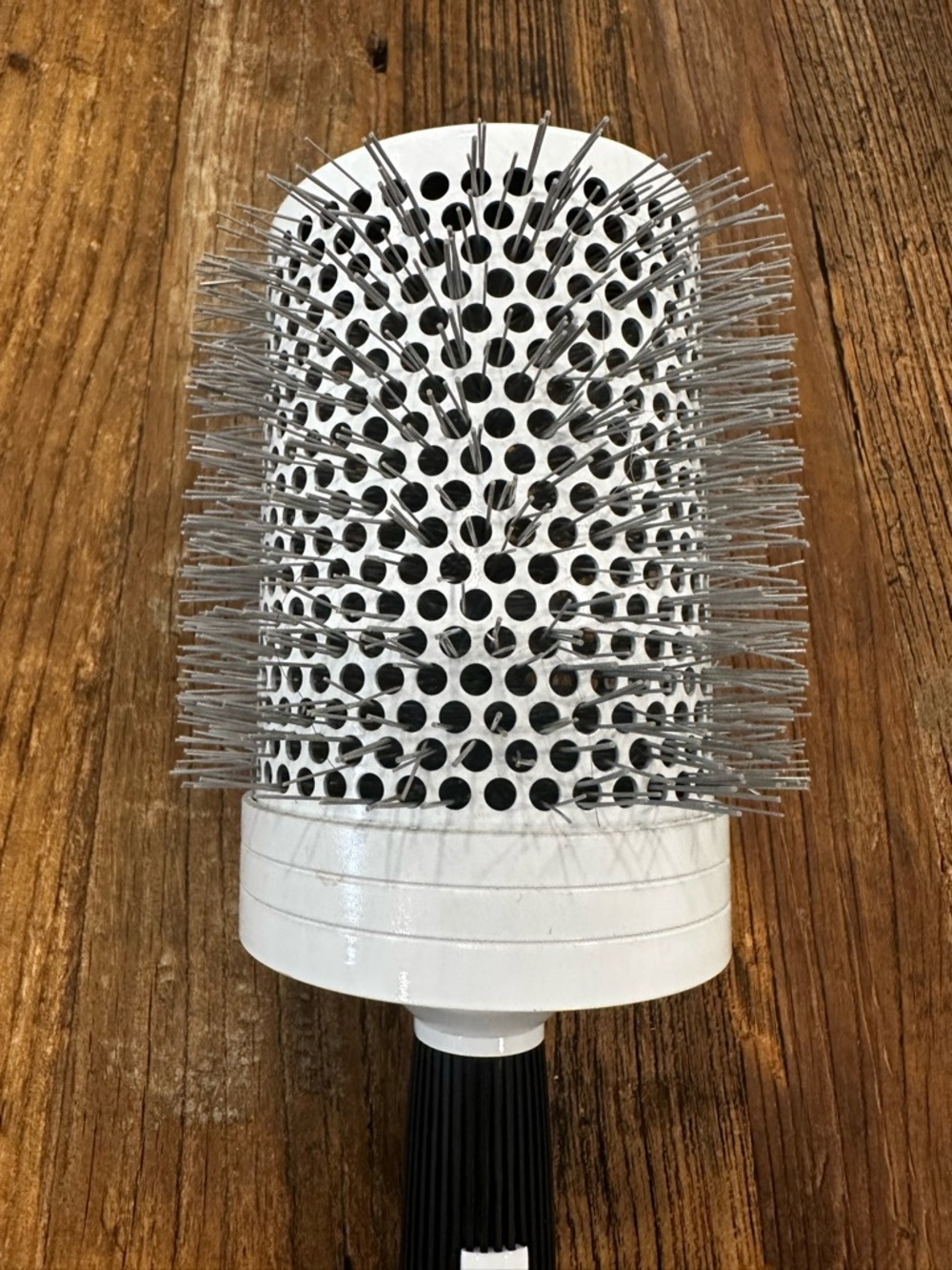 White and Black Vent Round Hair Brush - Picture 3 of 5